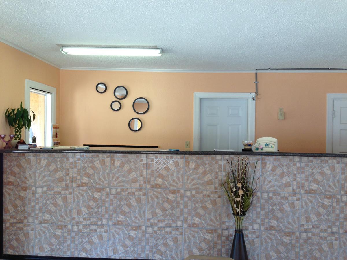 Budget Inn Magnolia Екстериор снимка