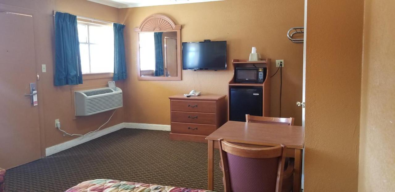 Budget Inn Magnolia Екстериор снимка