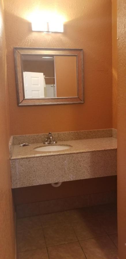 Budget Inn Magnolia Екстериор снимка